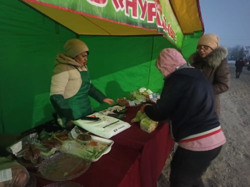 В Нурлате проходит предновогодняя ярмарка