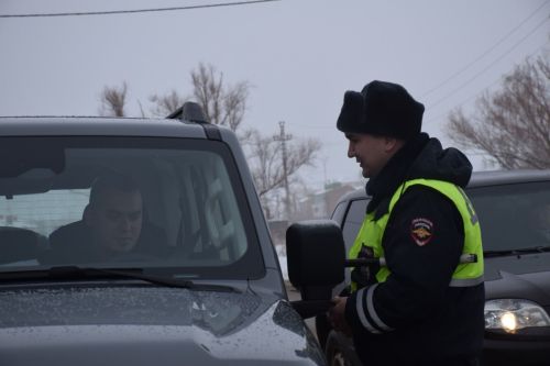 Нурлатские автоинспекторы призывают водителей к бдительности