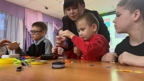 Учащиеся «Нурлатской школы-интерната» на мастер-классе изготовили светоотражающие элементы