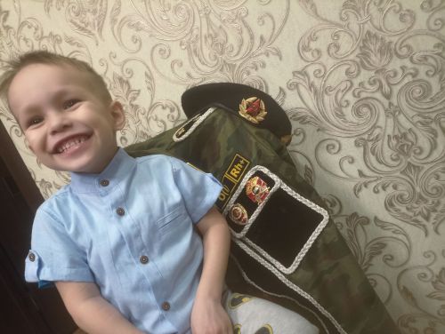 Кирилл Мандрейкин участвует в конкурсе «Военную фуражку нашёл я у отца»