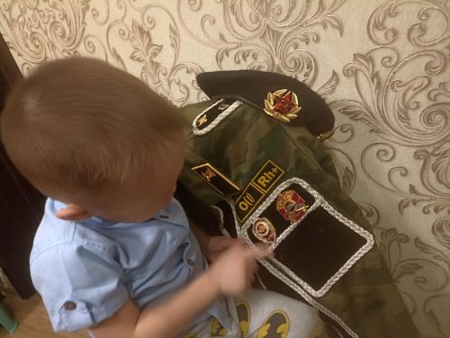 Кирилл Мандрейкин участвует в конкурсе «Военную фуражку нашёл я у отца»