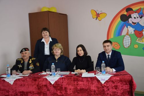 В Нурлате прошел I районный смотр строя и песни среди дошкольников (фоторепортаж)