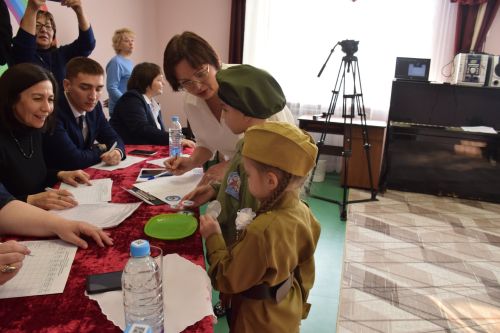 В Нурлате прошел I районный смотр строя и песни среди дошкольников (фоторепортаж)