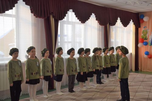 В Нурлате прошел I районный смотр строя и песни среди дошкольников (фоторепортаж)
