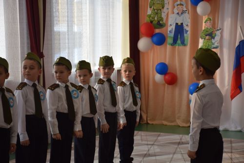В Нурлате прошел I районный смотр строя и песни среди дошкольников (фоторепортаж)