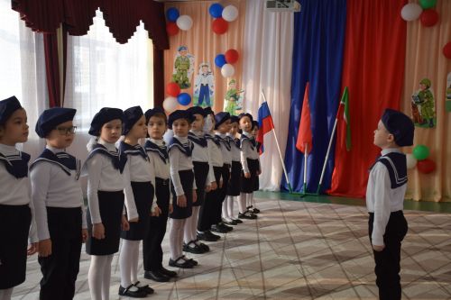 В Нурлате прошел I районный смотр строя и песни среди дошкольников (фоторепортаж)