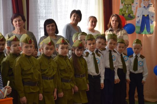 В Нурлате прошел I районный смотр строя и песни среди дошкольников (фоторепортаж)