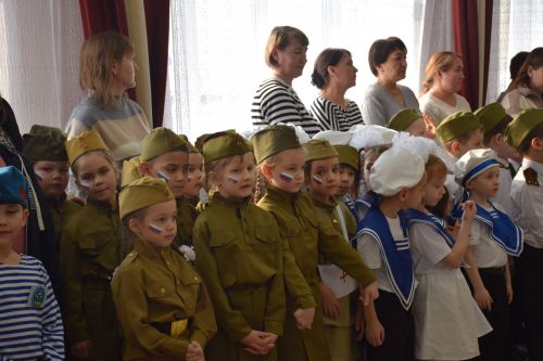 В Нурлате прошел I районный смотр строя и песни среди дошкольников (фоторепортаж)