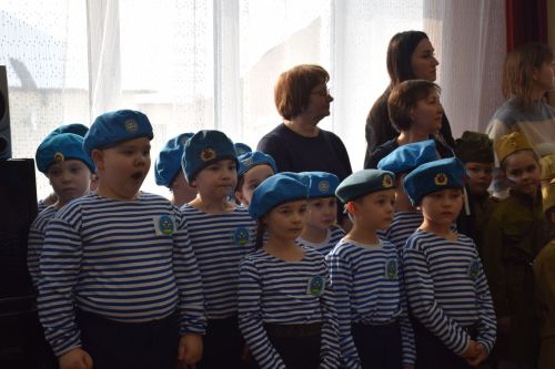 В Нурлате прошел I районный смотр строя и песни среди дошкольников (фоторепортаж)