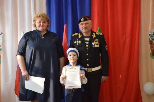 В Нурлате прошел I районный смотр строя и песни среди дошкольников (фоторепортаж)