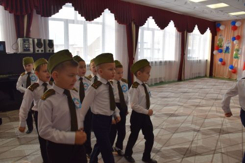 В Нурлате прошел I районный смотр строя и песни среди дошкольников (фоторепортаж)