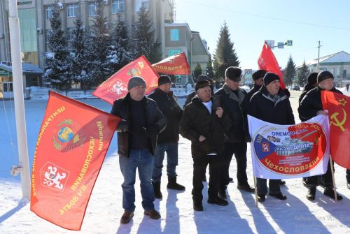 В День защитника Отечества ветераны ЦГВ встретились у Вечного огня