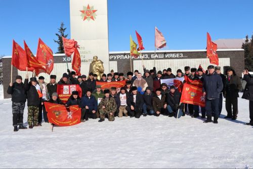 В День защитника Отечества ветераны ЦГВ встретились у Вечного огня