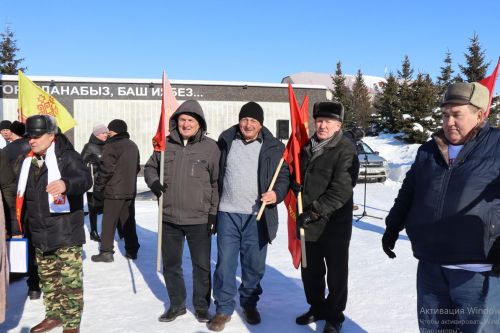 В День защитника Отечества ветераны ЦГВ встретились у Вечного огня