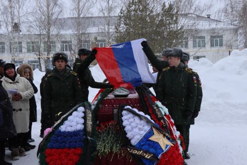 В Нурлатском районе простились с погибшим участником СВО