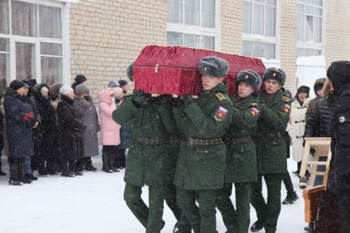 В Нурлатском районе простились с погибшим участником СВО