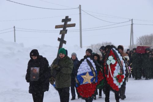 В Нурлатском районе простились с погибшим участником СВО