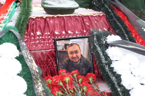В Нурлатском районе простились с погибшим участником СВО