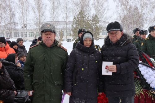 В Нурлатском районе простились с погибшим участником СВО