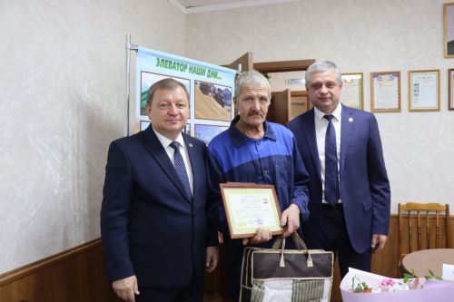 Сотрудники Нурлатского элеватора встретились с руководством района