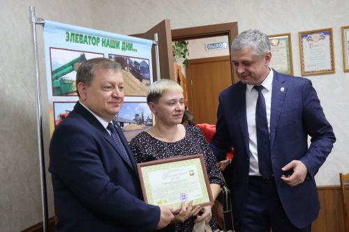 Сотрудники Нурлатского элеватора встретились с руководством района