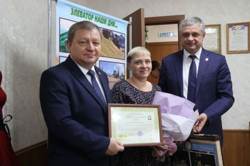 Сотрудники Нурлатского элеватора встретились с руководством района