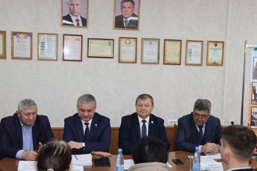 Сотрудники Нурлатского элеватора встретились с руководством района