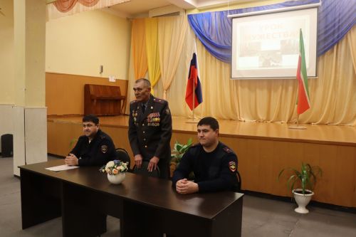 Нурлатским школьникам преподали Урок мужества