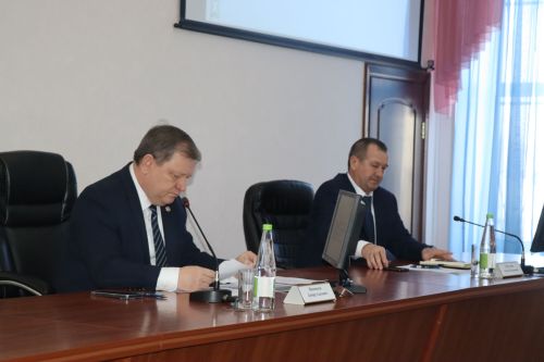 В Нурлате новая рабочая неделя началась с расширенной планерки