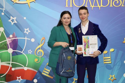 Иван Маликов из Нурлата награжден нагрудным знаком «Артист-патриот»