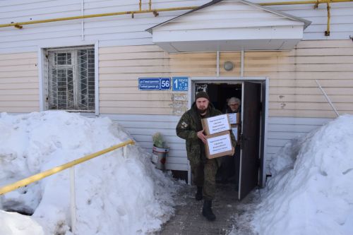 Члены нурлатского общества слепых передали для бойцов СВО посылки с гуманитарной помощью