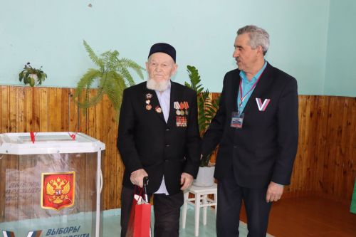 99-летний ветеран из Нурлатского района сам пришел на избирательный участок