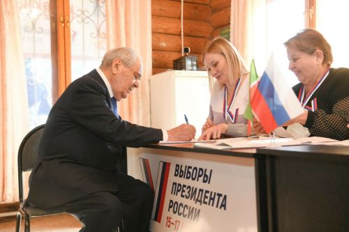 Минтимер Шаймиев принял участие в выборах Президента России в поселке Боровое Матюшино