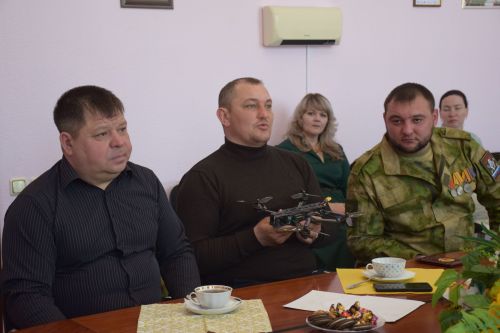 Состоялась очередная встреча главы Нурлатского района Дамира Ишкинеева с мобилизованными, прибывшими в отпуск