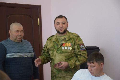 Состоялась очередная встреча главы Нурлатского района Дамира Ишкинеева с мобилизованными, прибывшими в отпуск