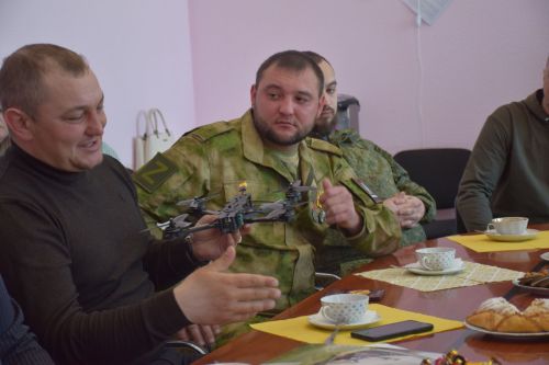 Состоялась очередная встреча главы Нурлатского района Дамира Ишкинеева с мобилизованными, прибывшими в отпуск