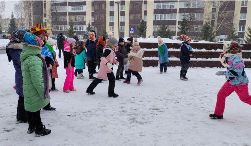 Праздник пробуждения природы Науруз прошел в сквере музыкальной школы Нурлата