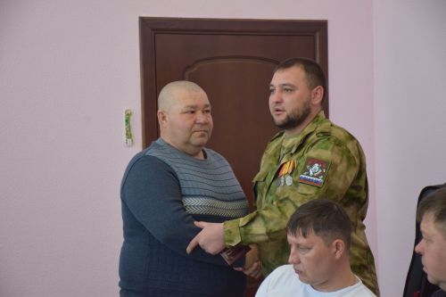 Состоялась очередная встреча главы Нурлатского района Дамира Ишкинеева с мобилизованными, прибывшими в отпуск