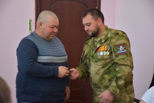 Состоялась очередная встреча главы Нурлатского района Дамира Ишкинеева с мобилизованными, прибывшими в отпуск