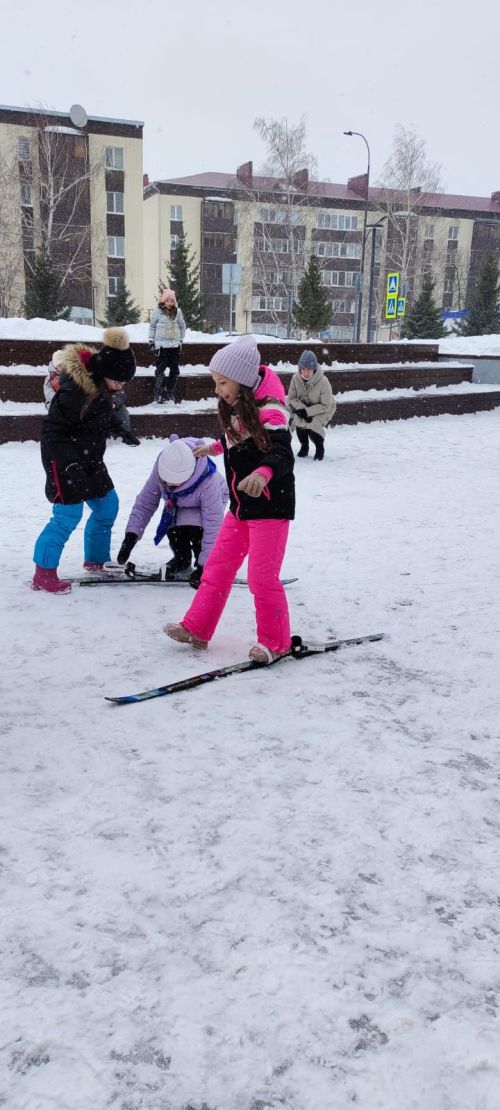Праздник пробуждения природы Науруз прошел в сквере музыкальной школы Нурлата