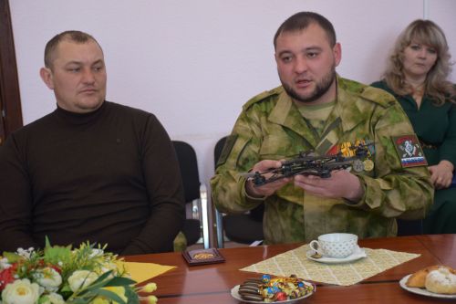 Состоялась очередная встреча главы Нурлатского района Дамира Ишкинеева с мобилизованными, прибывшими в отпуск
