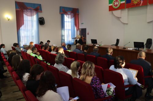 В Нурлате чествовали работников бытового обслуживания населения и жилищно-коммунального хозяйства