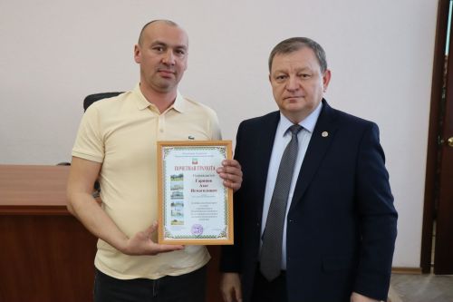 В Нурлате чествовали работников бытового обслуживания населения и жилищно-коммунального хозяйства