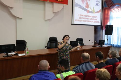 В Нурлате чествовали работников бытового обслуживания населения и жилищно-коммунального хозяйства