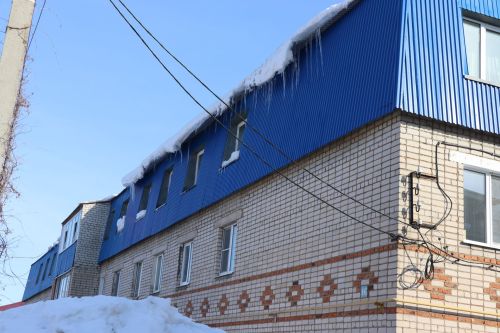 За сосульки на крыше управляющей компании может грозить штраф