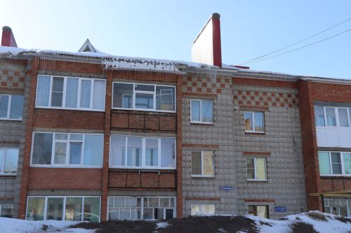 За сосульки на крыше управляющей компании может грозить штраф