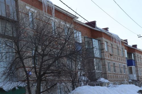 За сосульки на крыше управляющей компании может грозить штраф