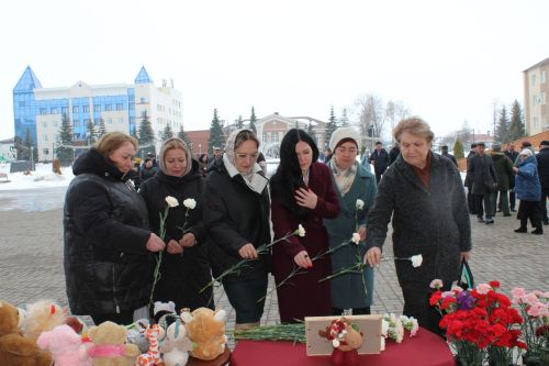 Нурлатцы почтили память погибших в ходе теракта в Подмосковье