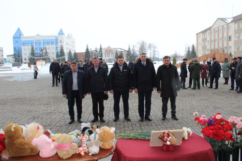 Нурлатцы почтили память погибших в ходе теракта в Подмосковье