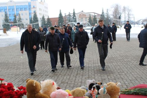 Нурлатцы почтили память погибших в ходе теракта в Подмосковье